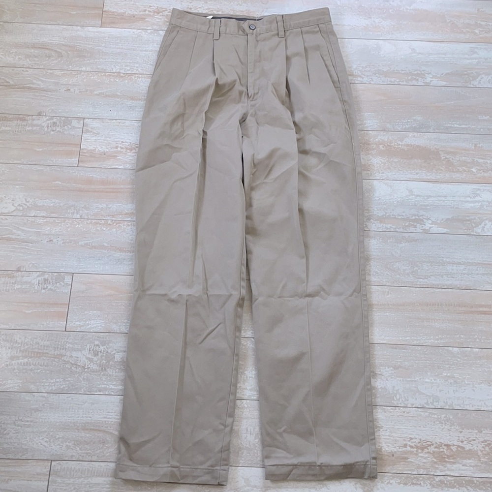 Men’s dockers khakis
